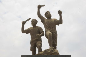 ob_32ae9e_hard-monumento-4-fevereiro-ampe-rogeri