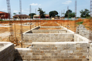 incumprimento_das_construtoras_atrasa_obras_do_piim_no_uige_-
